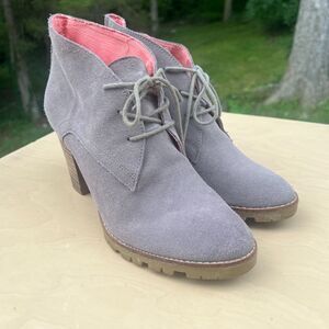 Gap Putty Taupe Brown Suede Leather Heeled Chukka Ankle Boots Booties 8 Nice!